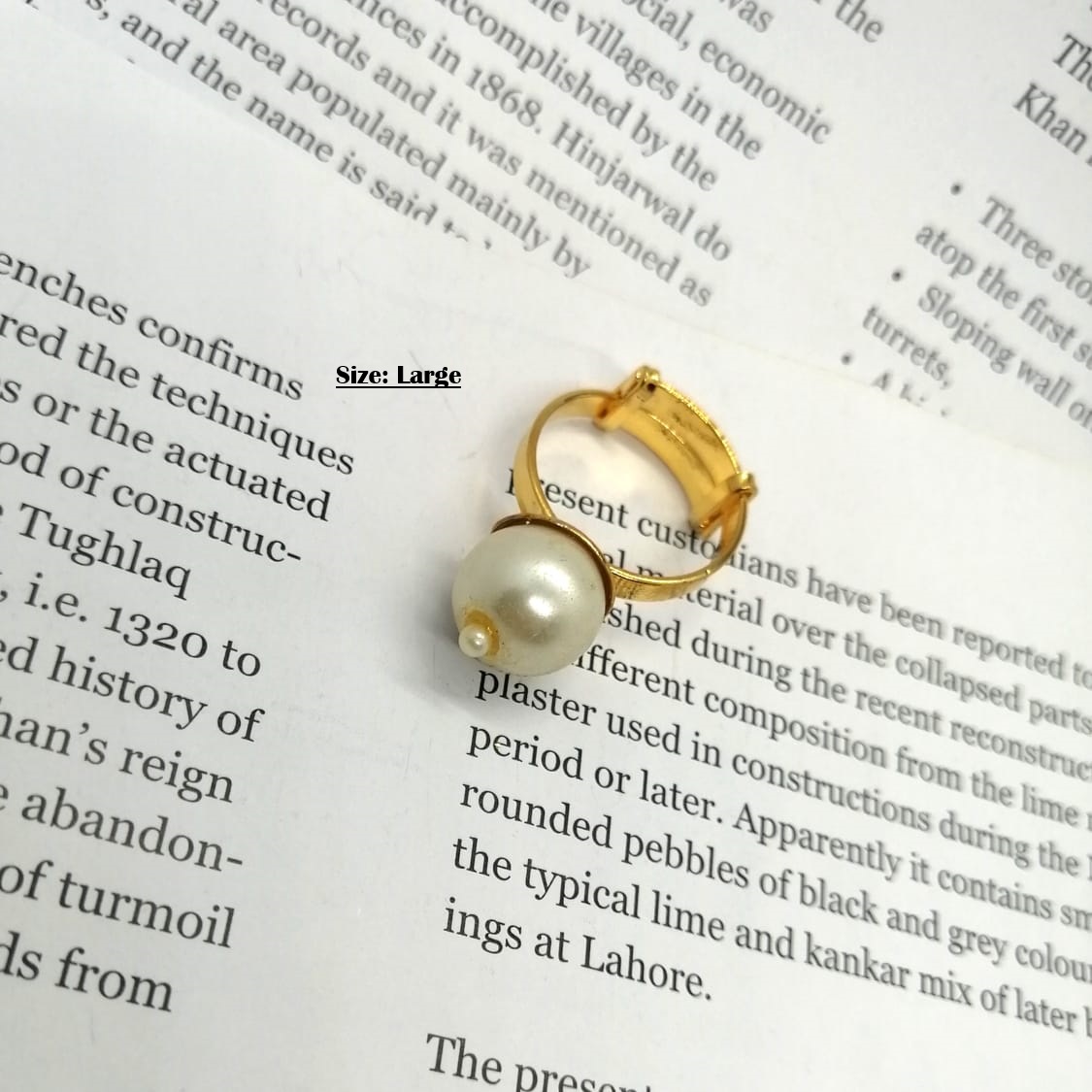 Elegant Pearl Ring (S,M,L)