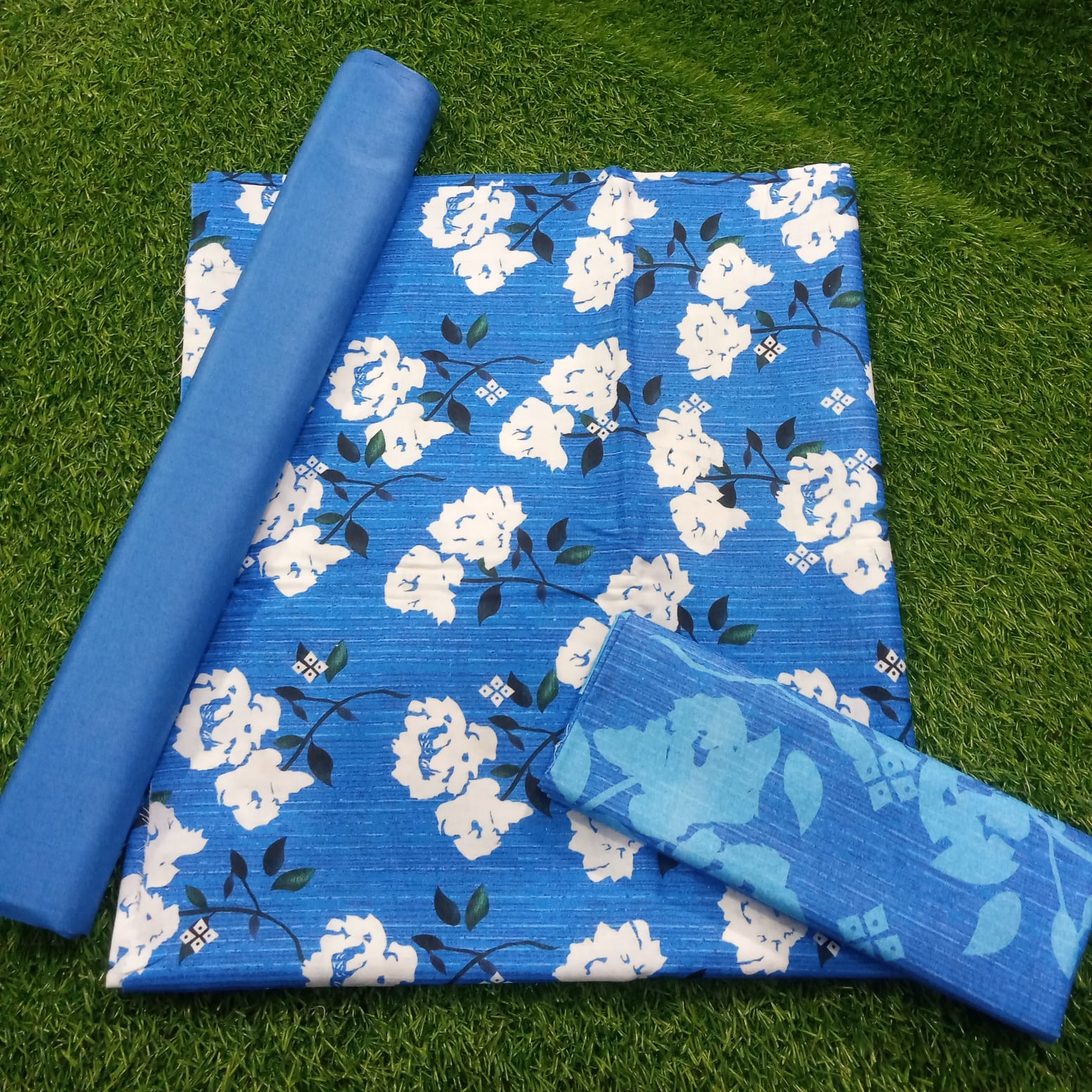 Laiba Abiha Blue and White Flowers